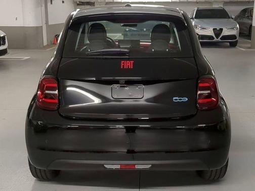 2024 FIAT 500e Base