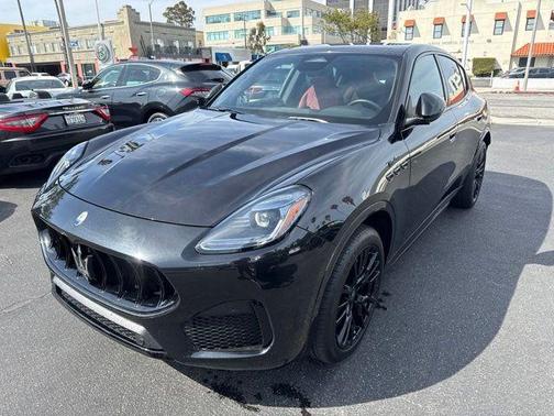 Nero 2025 Maserati Grecale Modena