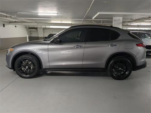 2021 Alfa Romeo Stelvio Base