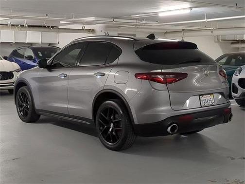 2021 Alfa Romeo Stelvio Base