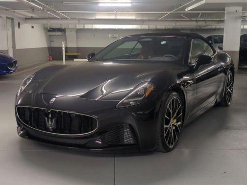 Nero Noctis 2026 Maserati GranCabrio BASE