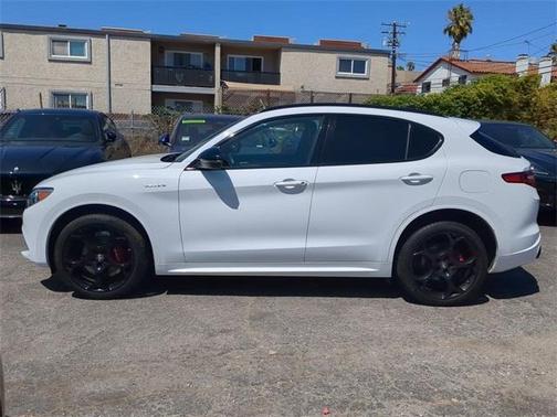 2022 Alfa Romeo Stelvio Veloce