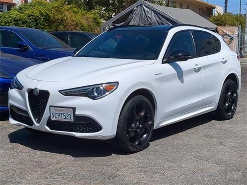 2022 Alfa Romeo Stelvio Veloce