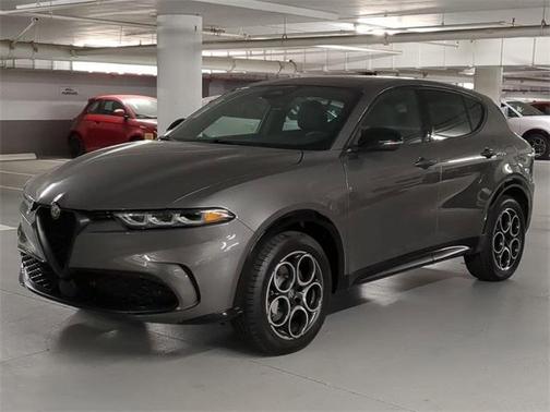 2025 Alfa Romeo Tonale Base