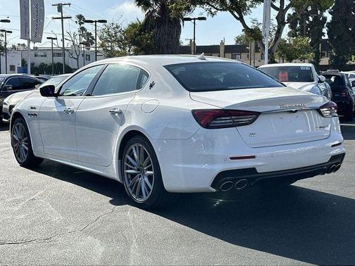 2024 Maserati Quattroporte Modena Ultima Q4