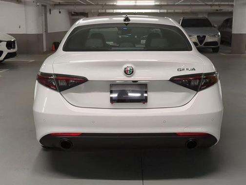 Alfa White 2024 Alfa Romeo Giulia Base