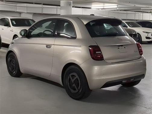 2025 FIAT 500e Base