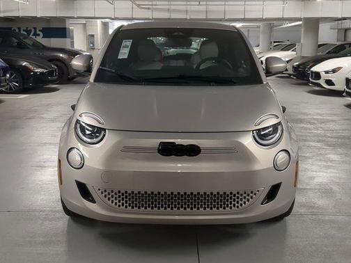 2025 FIAT 500e Base