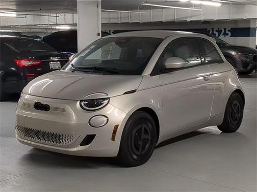 2025 FIAT 500e Base