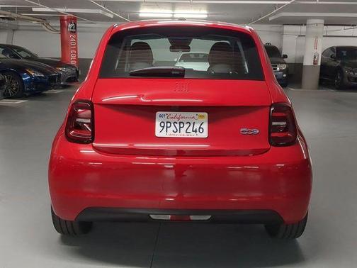 2024 FIAT 500e Base