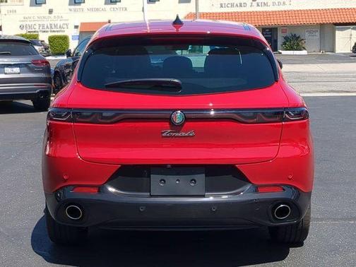 Rosso 2024 Alfa Romeo Tonale Veloce