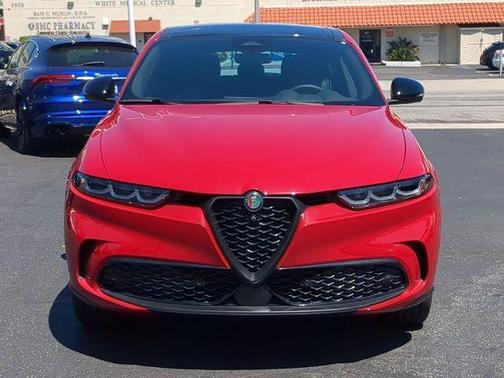 Rosso 2024 Alfa Romeo Tonale Veloce