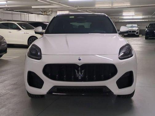 Bianco 2025 Maserati Grecale Modena