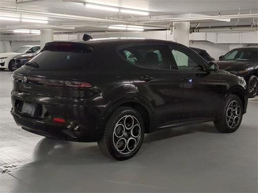 2025 Alfa Romeo Tonale Base