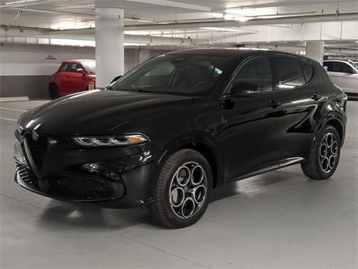 2025 Alfa Romeo Tonale Base