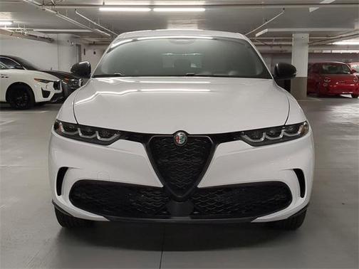 2025 Alfa Romeo Tonale Base
