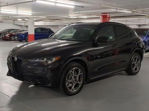 2025 Alfa Romeo Stelvio Base