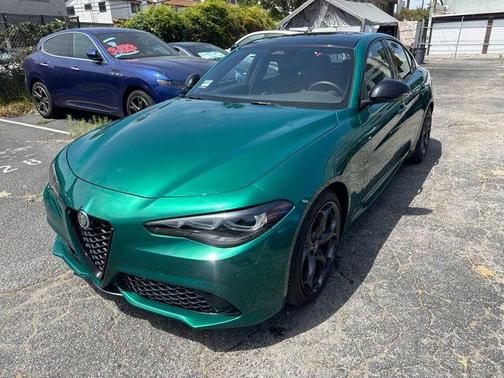 Verde 2025 Alfa Romeo Giulia TRIBUTO ITALIANO