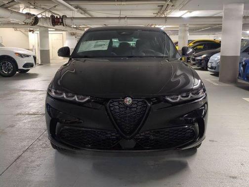 2025 Alfa Romeo Tonale Base