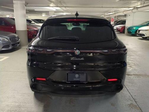 2025 Alfa Romeo Tonale Base