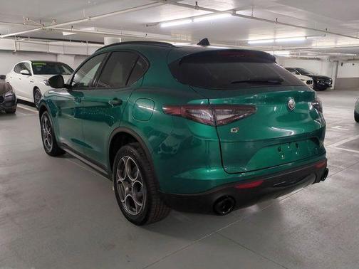2025 Alfa Romeo Stelvio Base