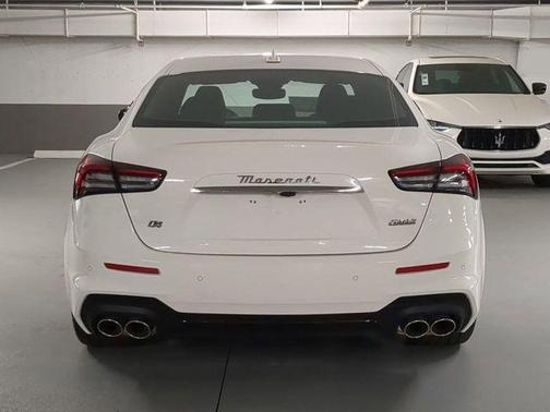 BIANCOPASTELLO 2024 Maserati Ghibli Modena Ultima Q4