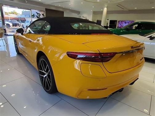 2025 Maserati GranCabrio Folgore Base