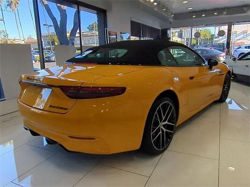 2025 Maserati GranCabrio Folgore Base