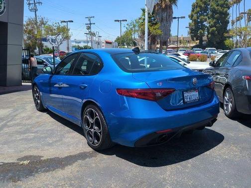 Misano Blue Metallic 2023 Alfa Romeo Giulia Veloce