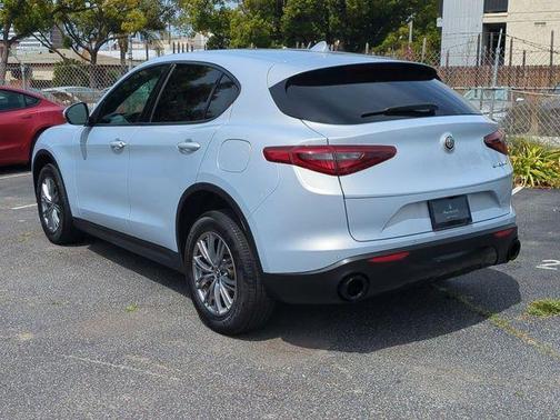 Moonlight Gray Metallic 2023 Alfa Romeo Stelvio Sprint