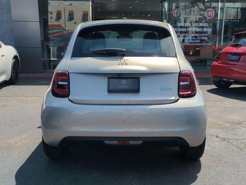 Metallic 2025 FIAT 500e Base