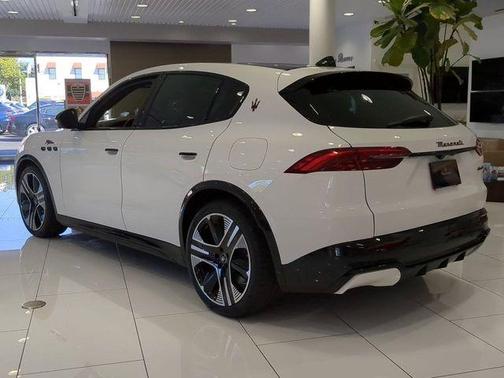 2025 Maserati Grecale Folgore Base