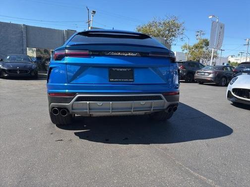 2021 Lamborghini Urus 