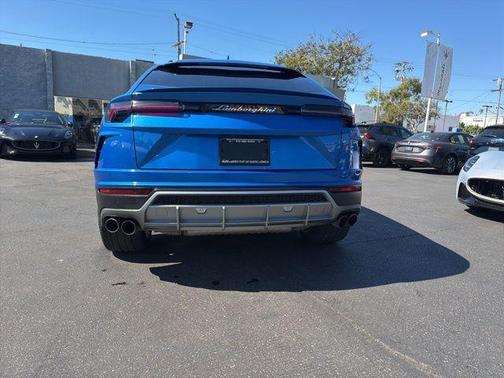2021 Lamborghini Urus 