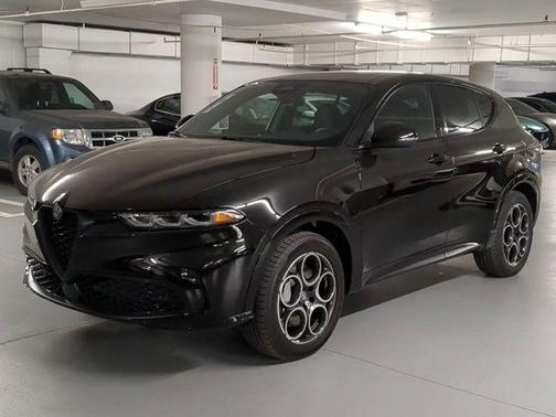 Alfa Black 2025 Alfa Romeo Tonale Base