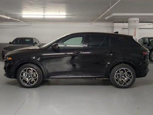 Alfa Black 2025 Alfa Romeo Tonale Base