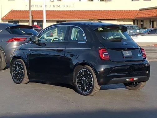 Tuxedo Black 2024 FIAT 500e Base