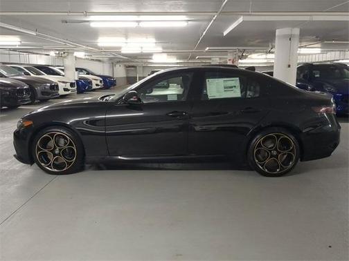 2025 Alfa Romeo Giulia Intensa