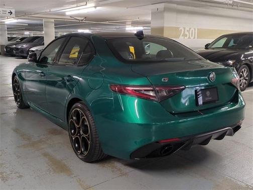 2025 Alfa Romeo Giulia Intensa