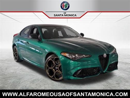 2025 Alfa Romeo Giulia Intensa