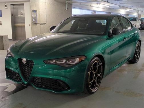 2025 Alfa Romeo Giulia Intensa