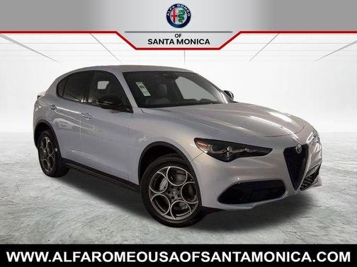 2025 Alfa Romeo Stelvio Base