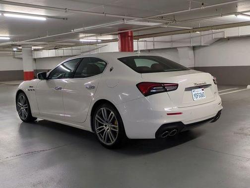2022 Maserati Ghibli Modena