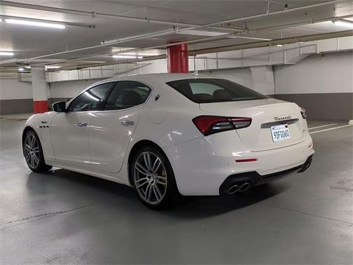 2022 Maserati Ghibli Modena
