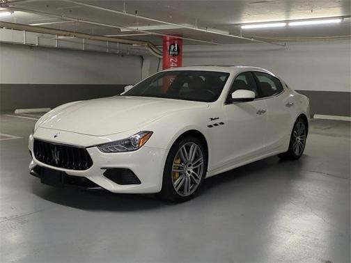 2022 Maserati Ghibli Modena