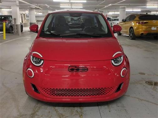 2024 FIAT 500e Base
