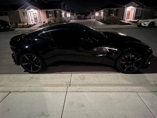 2020 Aston Martin Vantage Base