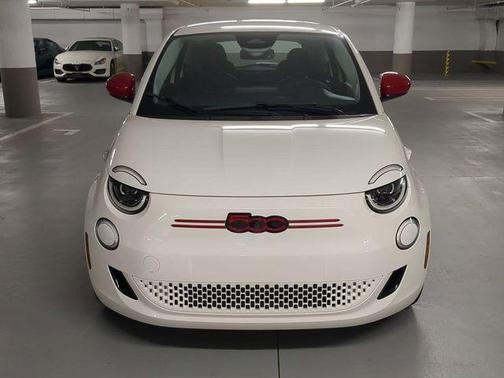 2024 FIAT 500e Base