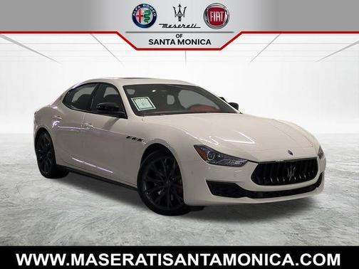 Bianco 2021 Maserati Ghibli S Q4