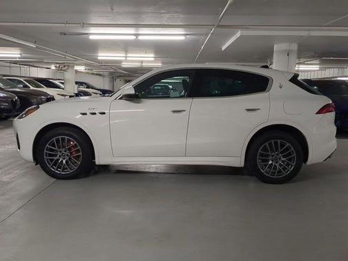 Bianco 2024 Maserati Grecale GT